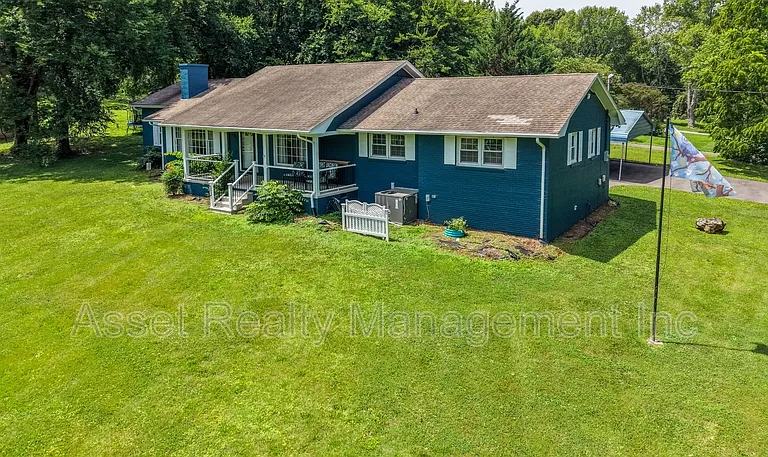 201 Farlow Dr — Photo 4
