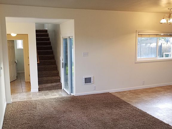 2nd image of 633 NE Fogarty St