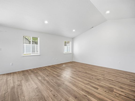 5th image of 620 Pappys Way
