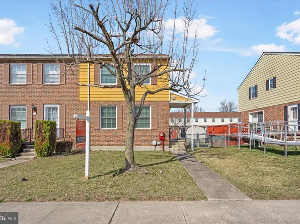 14 Lockett Ct, Essex, MD 21221