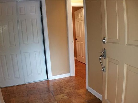 4th image of 1215 Glenmore Dr