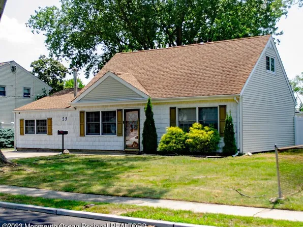 23 Hemlock Street, Hazlet, NJ 07730