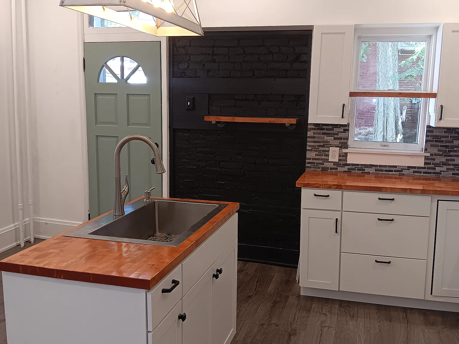 4 bed, 1580 sqft, $1,850 — Photo 4