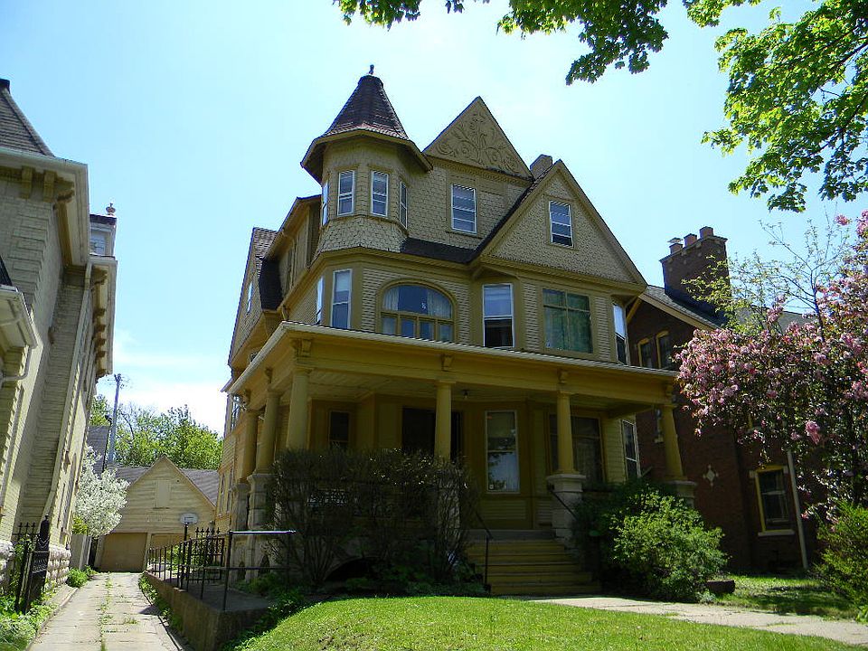 1st image of 3037 W Kilbourn Ave