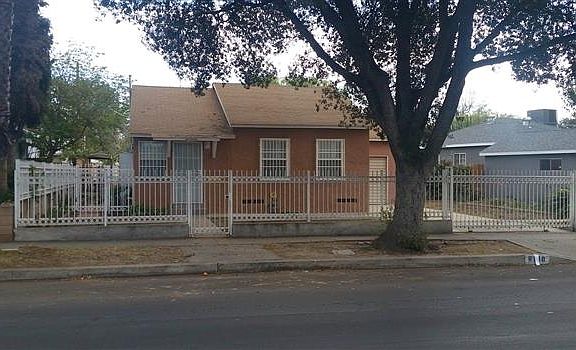 3rd image of 8140 Hazeltine Ave