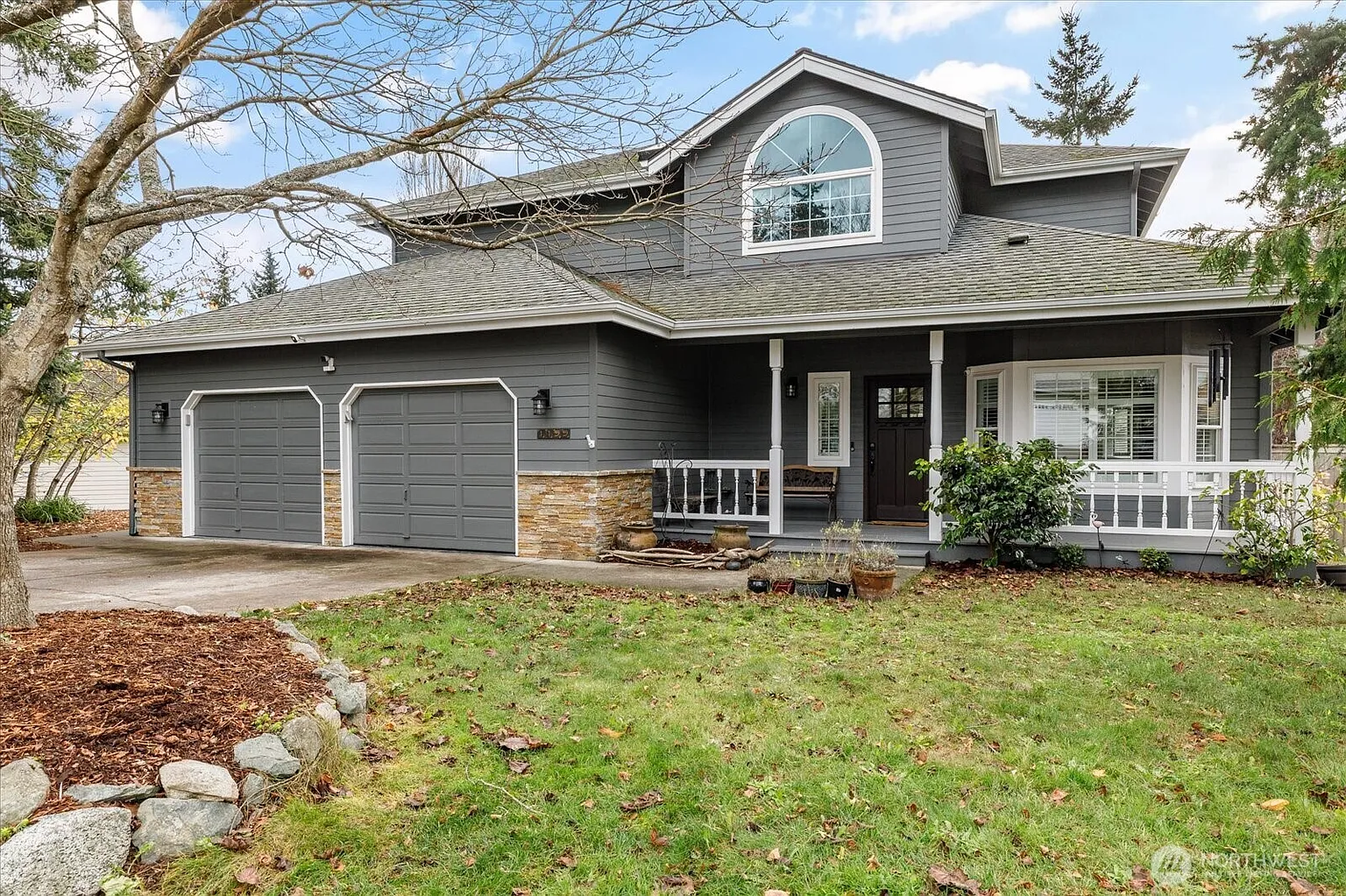1155 SW Kalama Loop photo 1