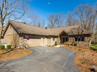 3010 Cross Creek Ct, Ann Arbor, MI 48108