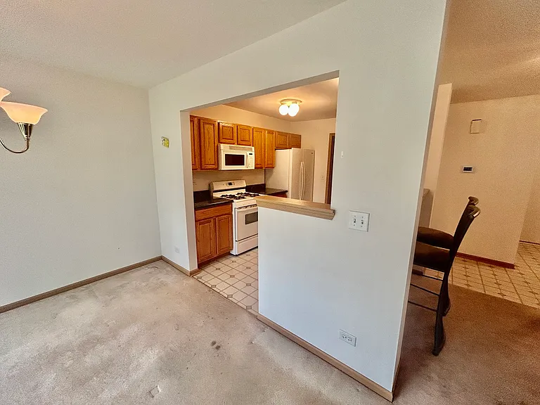 2482 Stoughton Cir — Photo 8