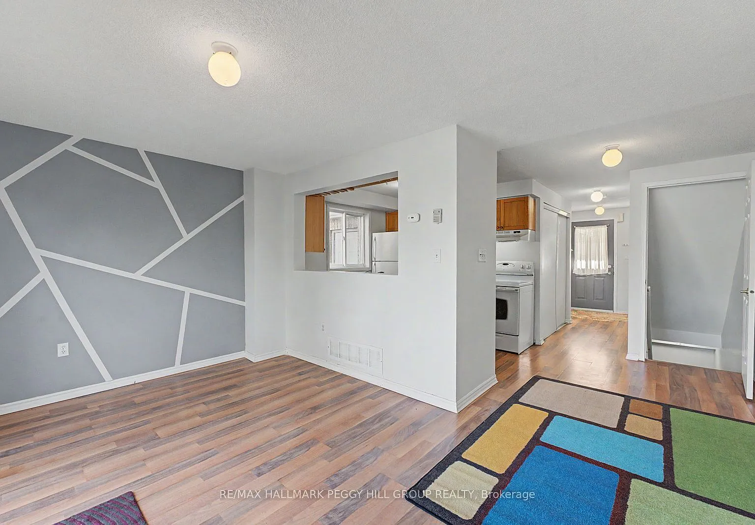 4 bed, $2,350 — Photo 2