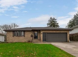 3225 Coventry Dr, Parma, OH