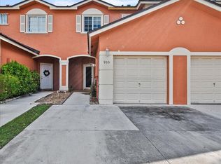 905 NW 100th Ave, Pembroke Pines, FL 33024