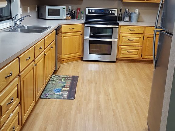 4th image of 302 Basswood St