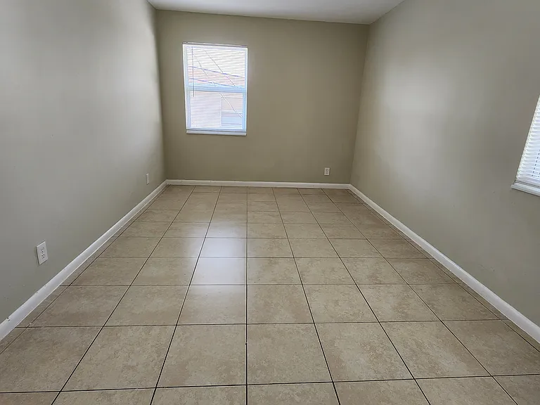 933 Laurel Dr — Photo 31