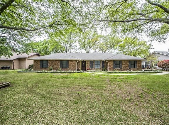 2nd image of 1609 Bowie Cir