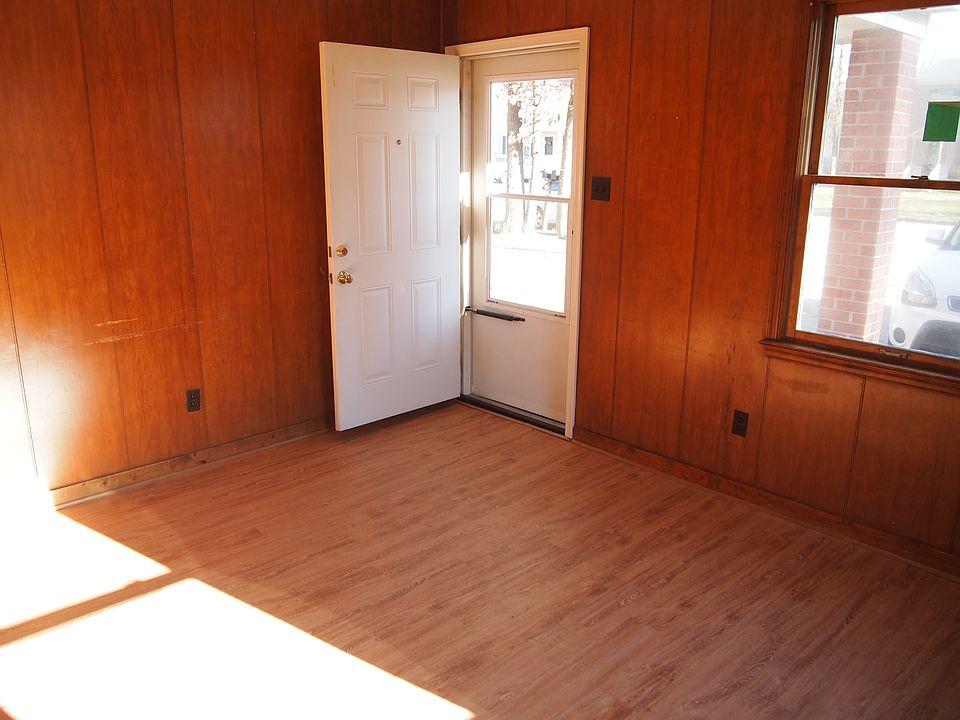 1st image of 2109 Cloverdale Ave #B