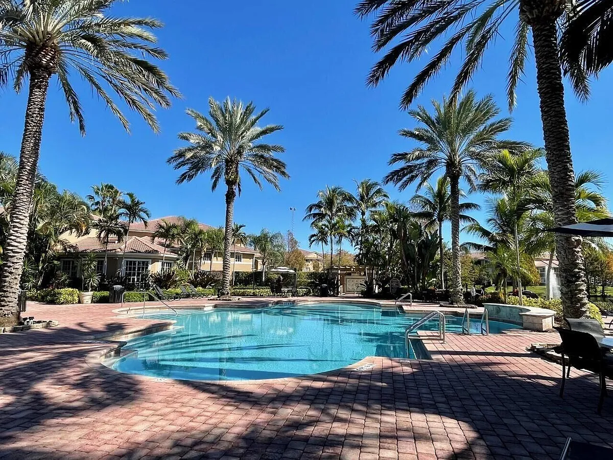 Building Photo - 3690 NW Mediterranean Ln #12-305
