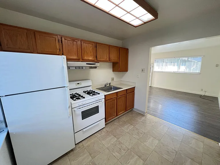 4129 El Camino Way #K — Photo 4