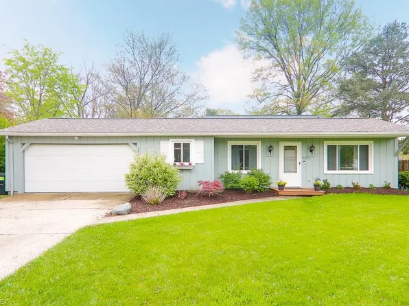 20555 Hemlock Cir, Strongsville, OH 44136