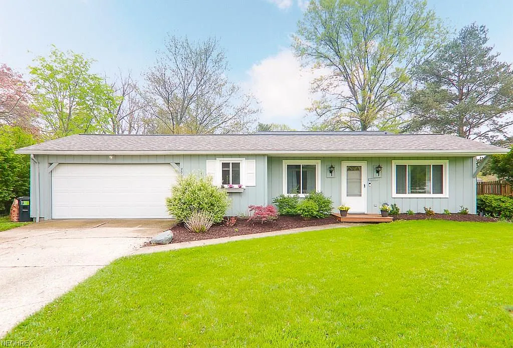 20555 Hemlock Cir photo 1