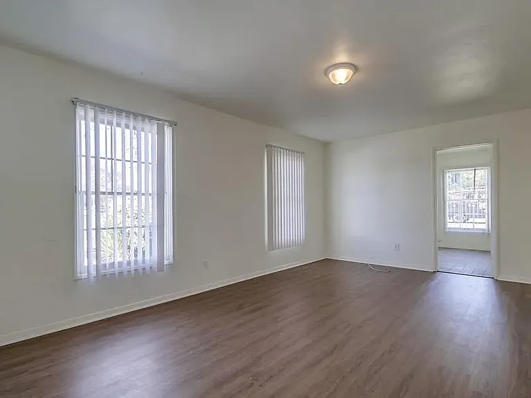 891 Elm Ave — Photo 16