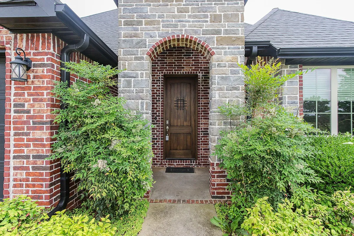 Building Photo - 3805 Gemstone Blvd
