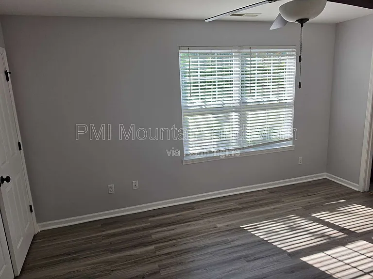 25 Barnett Shoals Dr — Photo 18