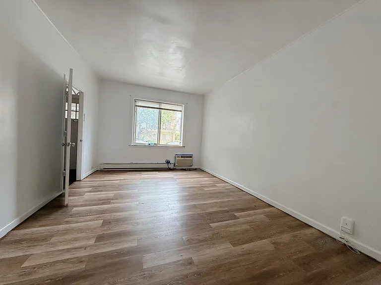 1427 Merry Ave #1 — Photo 1