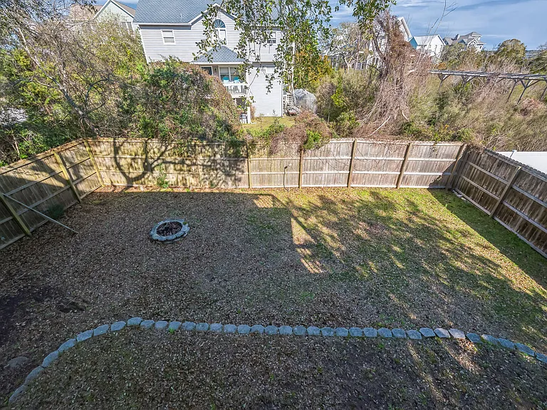 S Oak Dr — Photo 3