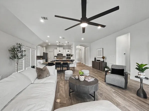 3806 Lake Falls Dr, Fulshear, TX 77441
