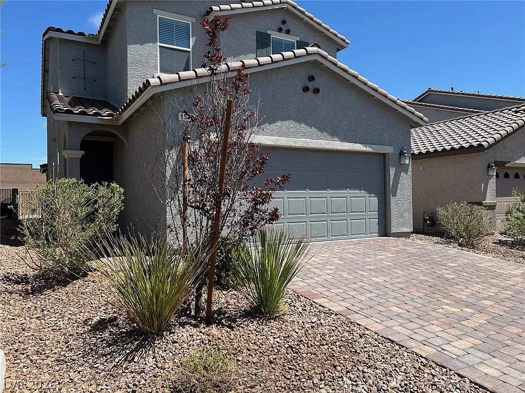 4 bed, 3.0 bath, 2118 sqft, $2,350 — Photo 2