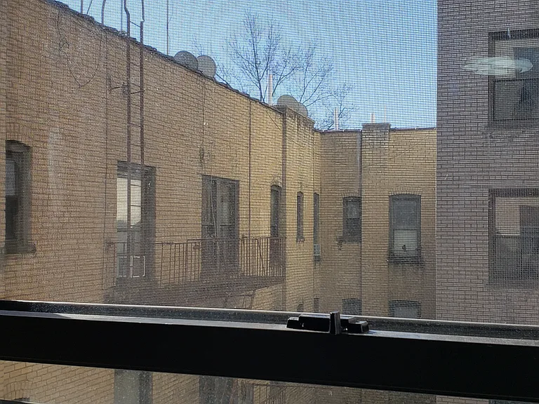 1412 Ocean Ave #4C — Photo 9