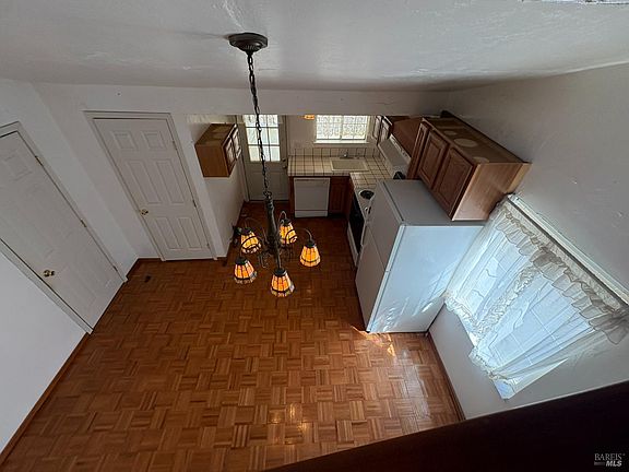 5th image of 526 Montezuma Street