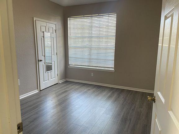 5th image of 1036 Mulberry Park Dr #414