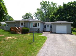 33 Knob Rd, Rochester, NY 14626