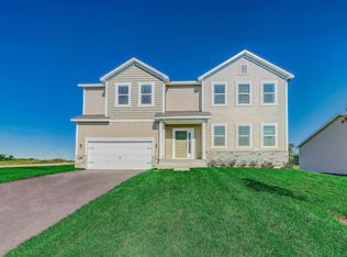 1094 Foede Cir, Montrose, MN 55363
