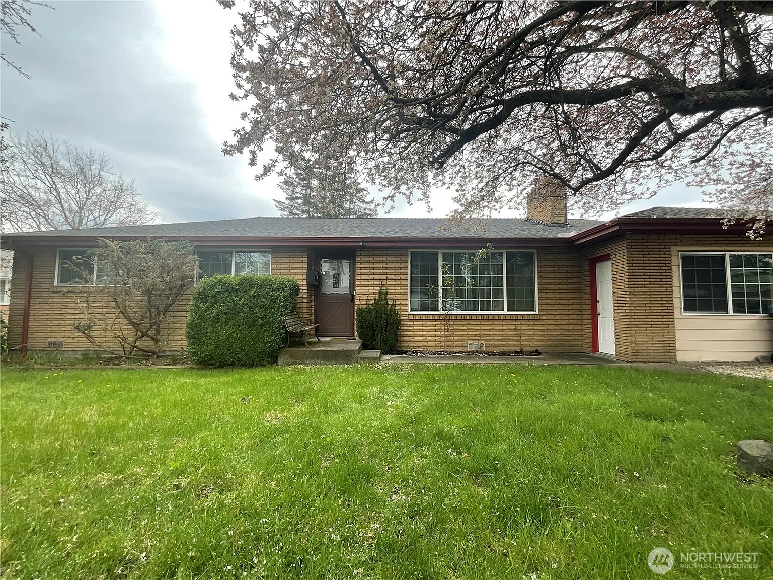 545 SE O'LEARY Street photo 1