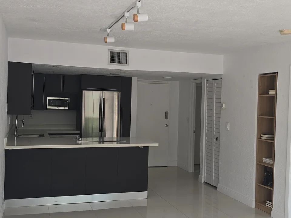 995 SW 84th Ave #423