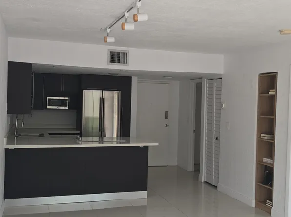 995 SW 84th Ave APT 423, Miami, FL 33144