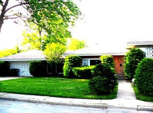3840 W North Shore Ave, Lincolnwood, IL 60712