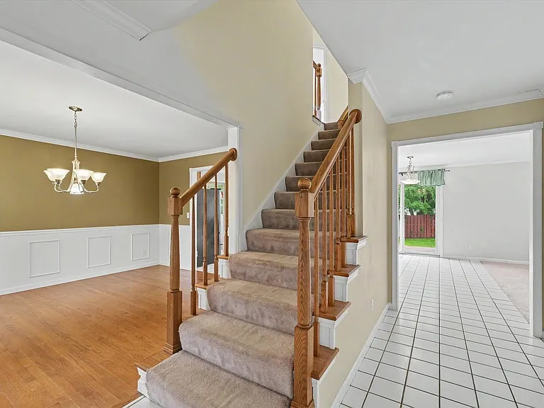 2401 Peppertree Pl — Photo 4
