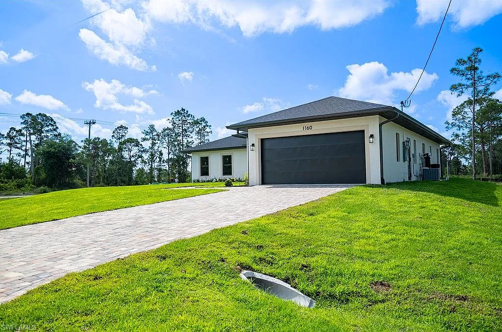 3 bed, 2.0 bath, 1599 sqft, $2,490 — Photo 3
