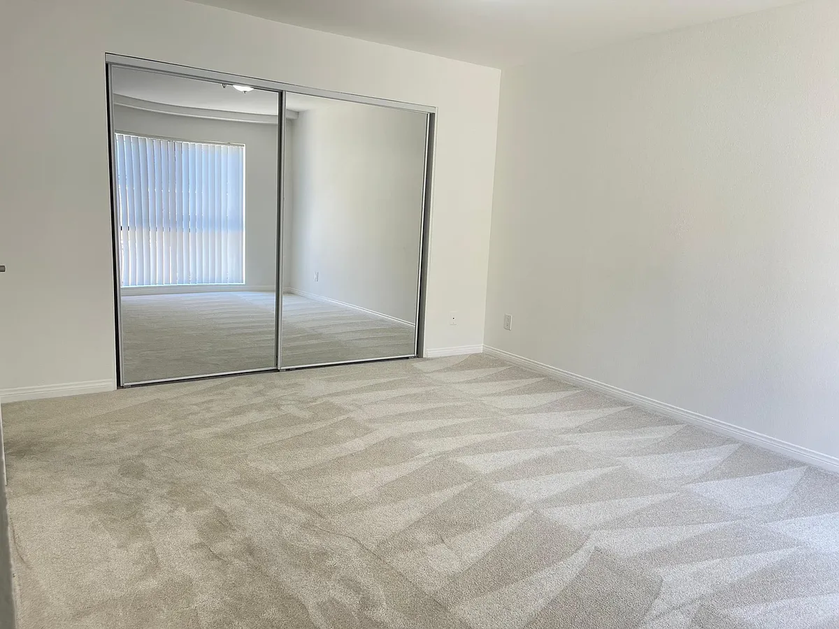 Building Photo - 1173 Justin Ave #5