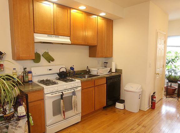 2nd image of 2442 N Ashland Ave #Ch1