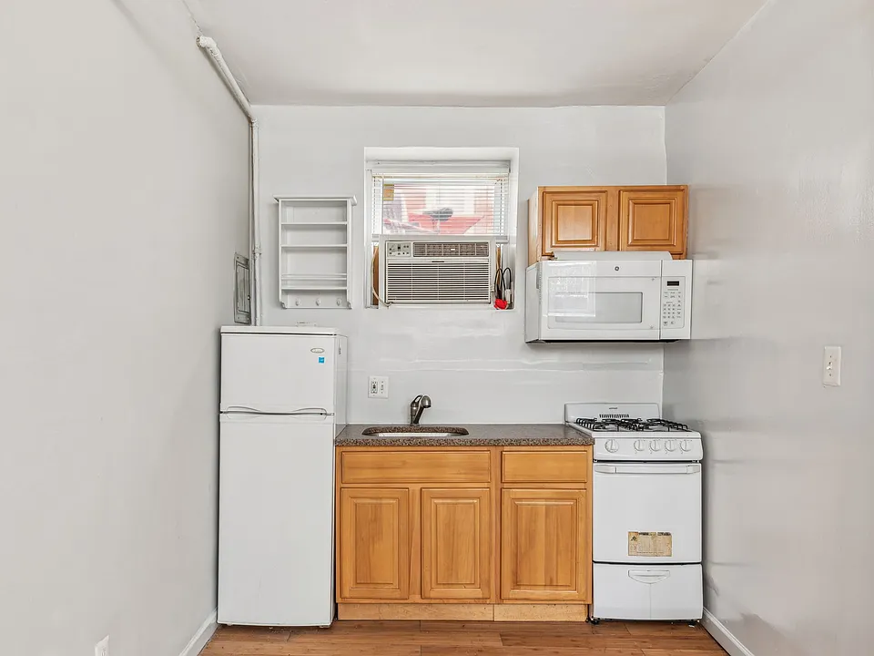 3431 Spring Garden St #14