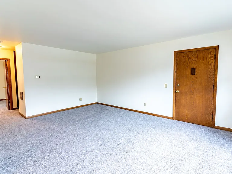 225 Nautilus Dr. — Photo 2
