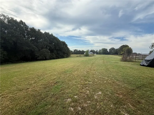 21435 S Vanzant Rd, Springdale, AR 72764