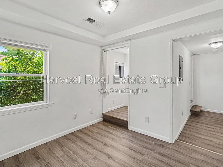 812 Chester St — Photo 5