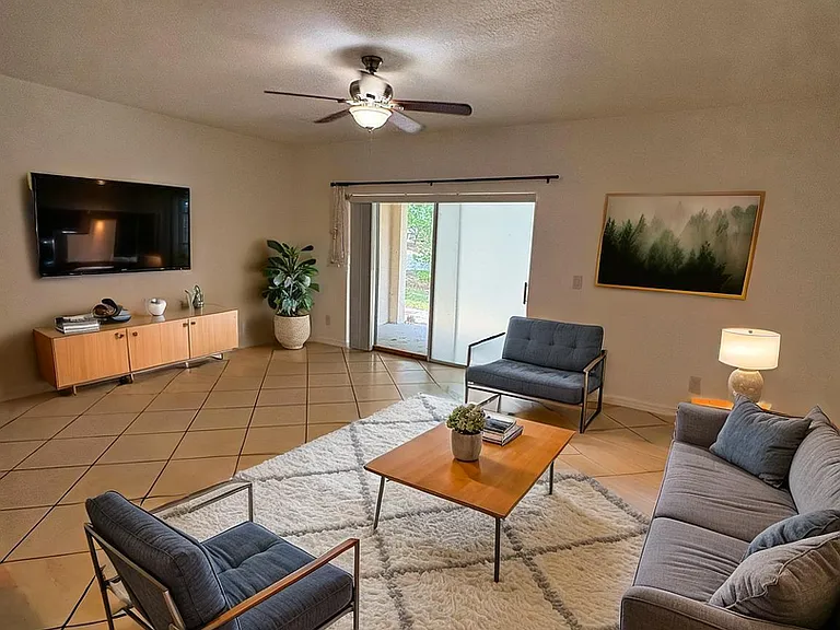 2875 Sunstone Dr — Photo 3