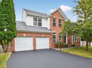 19323 Moon Ridge Dr, Germantown, MD 20876