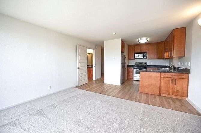 2nd image of 2290 Stockton St APT 3105